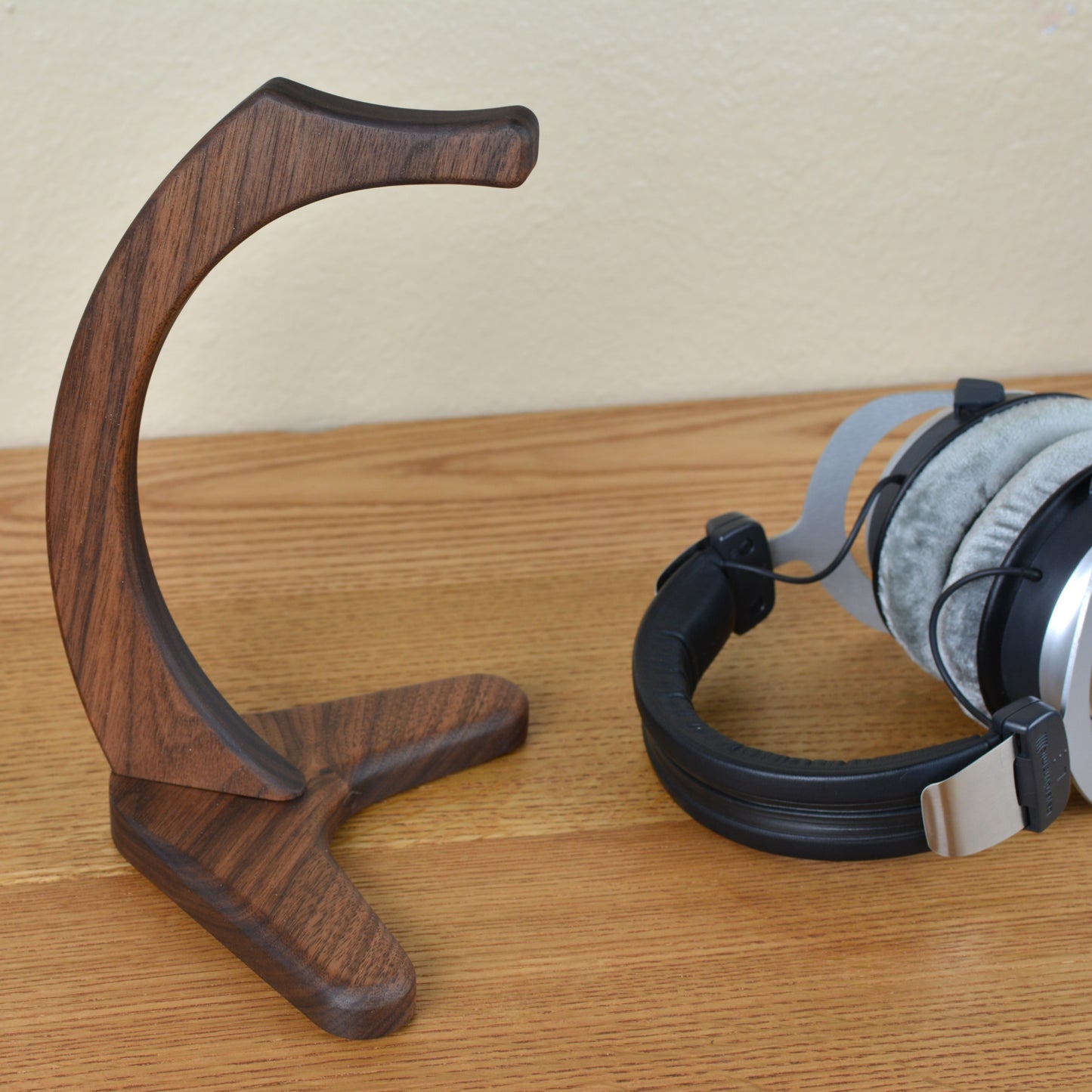Headset Hanger - Walnut